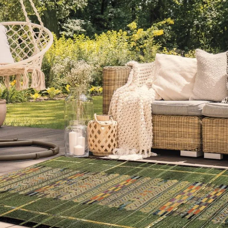 Indoor/ Outdoor Marina Tribal Stripe Green Rug, 5' x 7'