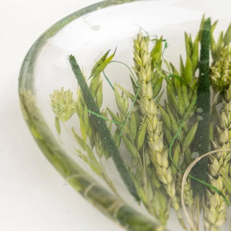 Oval Grassy Meadow Centerpiece